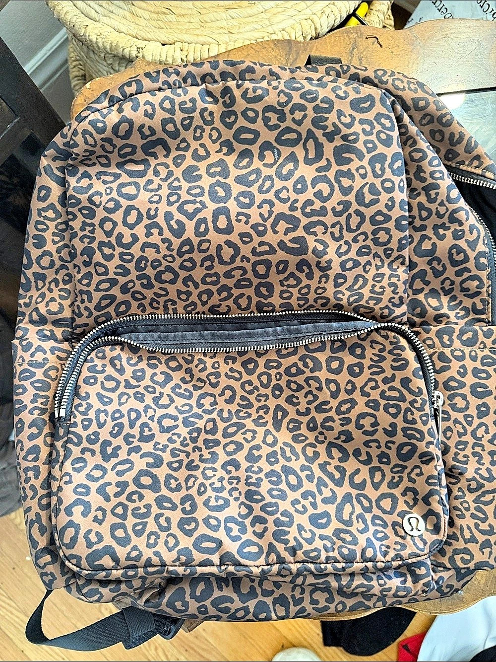 Lululemon Everywhere Backpack 22L *Metal Hardware Brown & Black